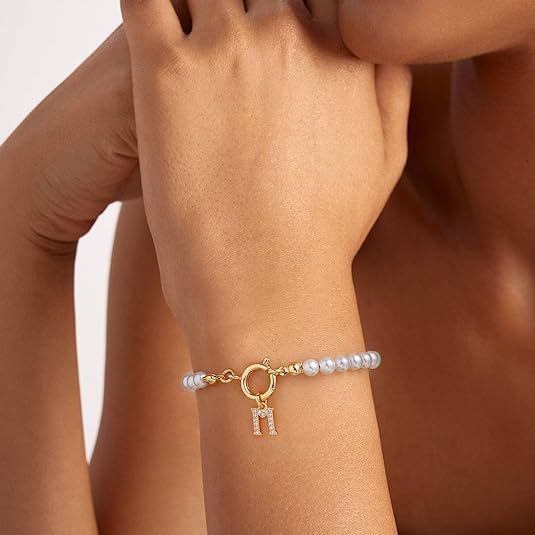 Auden Clé Letter Bracelet | Gold