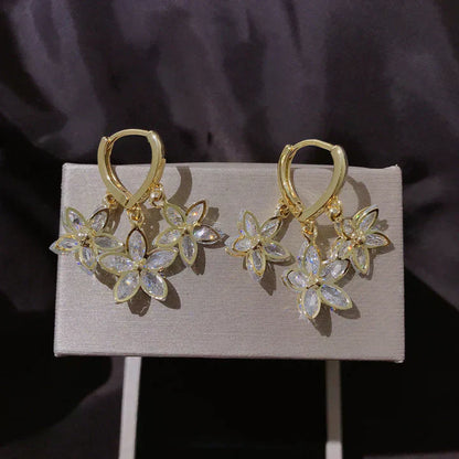 Stellara Noctis Earrings | Gold